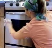 Как почистить духовку?