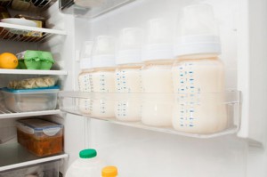 Как разморозить грудное молоко?