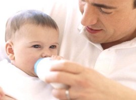 Сколько молока должен съедать новорожденный?