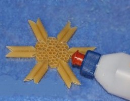 Елочные игрушки из макарон своими руками