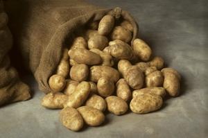 Как хранить картошку в квартире?