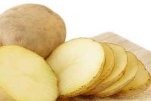 Почему темнеет картофель после варки?
