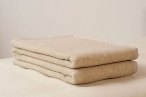 Как стирать шерстяное одеяло?