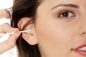 Чем лечить грибок в ушах?