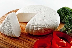 Чем полезен адыгейский сыр?