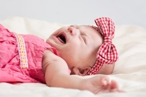 Почему ребенок плачет во сне?
