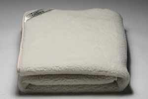 Как стирать одеяло из овечьей шерсти?
