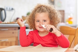 Болячки в носу у ребенка, чем лечить?