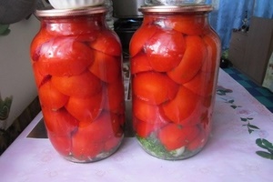 Консервированные помидоры половинками