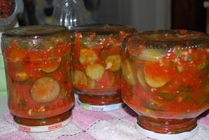 Огурцы с кабачками в томатно-сливовой заливке