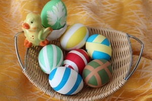Как красиво покрасить яйца к Пасхе?