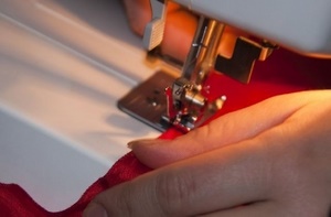 К чему ломается иголка при шитье?