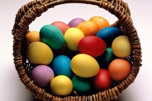 В какие цвета красить яйца на Пасху в 2016 году?