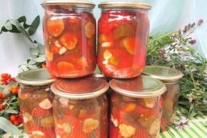Огурцы в остром томатном соусе на зиму