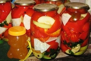 Салат из перца и помидоров в медовой заливке