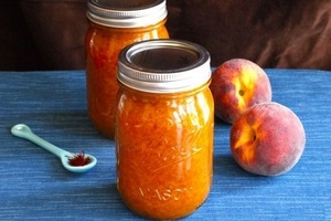 Варенье из яблок и персиков с пряностями