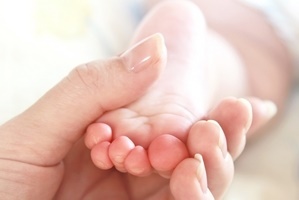 Почему у ребенка облазит кожа на пальцах ног?