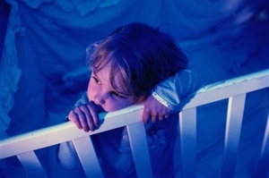 Что делать, если ребенок часто просыпается ночью?