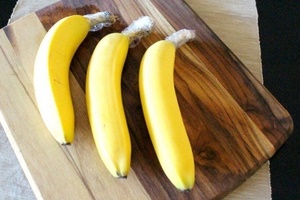 Как хранить бананы, чтобы они не чернели дома?