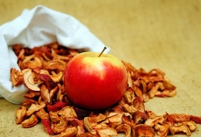 Как сушить яблоки в домашних условиях без духовки?