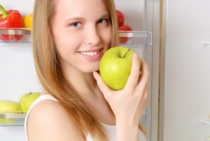 Можно ли хранить яблоки в холодильнике?