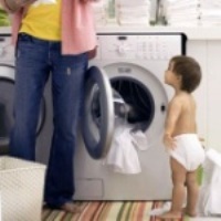 Чем стирать детские вещи?