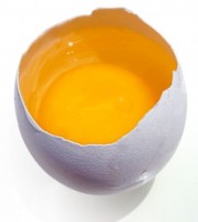 Полезно ли пить сырые яйца