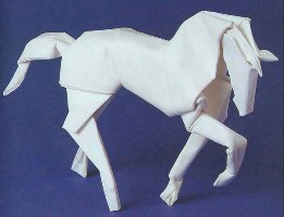 Как сделать лошадь из бумаги?