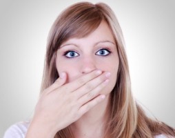 Опухла губа: причины и лечение