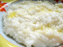Как приготовить рисовую кашу на молоке?