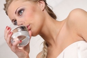 Какую минеральную воду пить при повышенной кислотности?