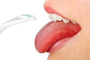 Как почистить язык от налета?