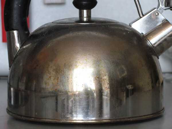 Как очистить чайник из нержавейки снаружи от жира?